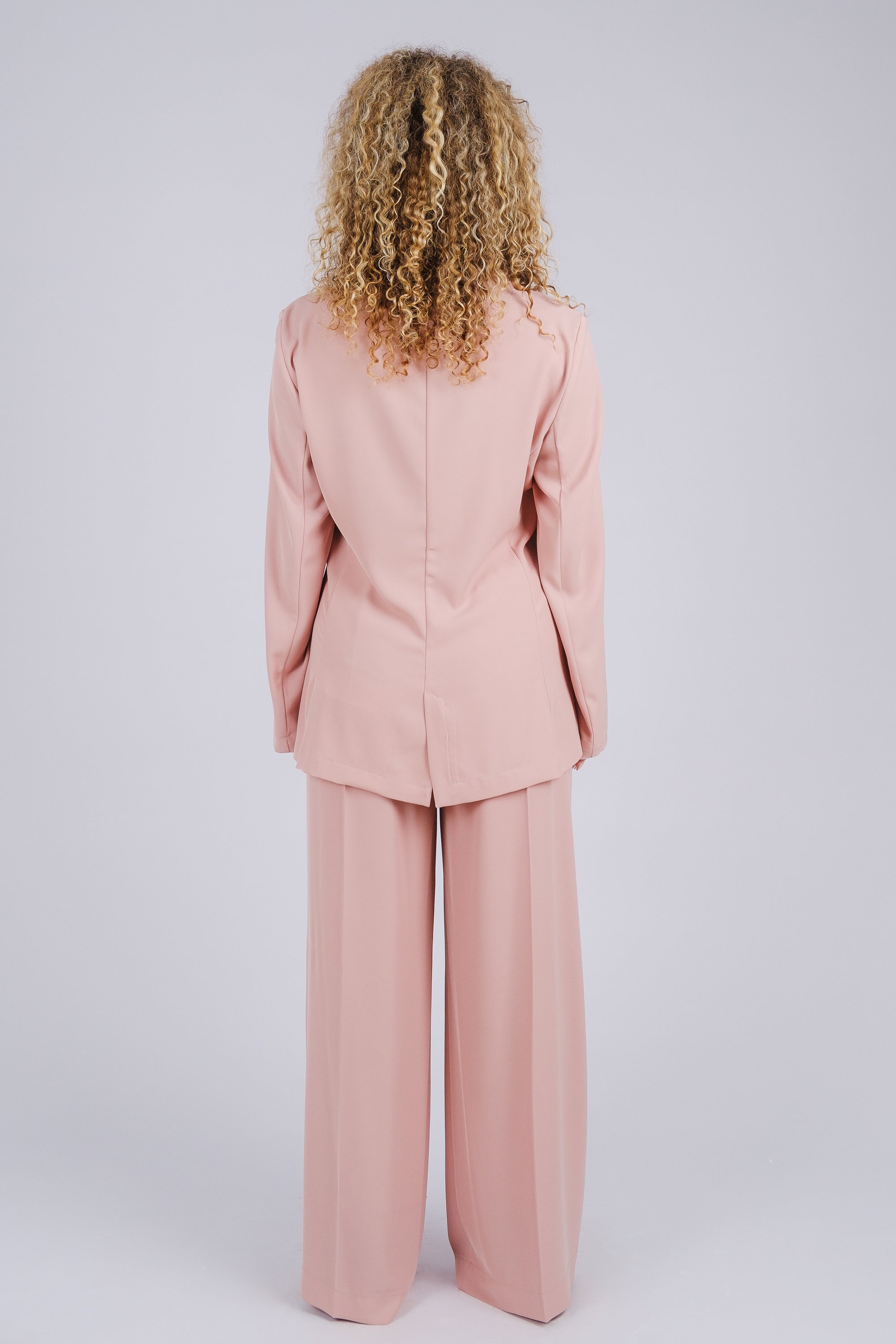 TRAJE DE PANTALÓN