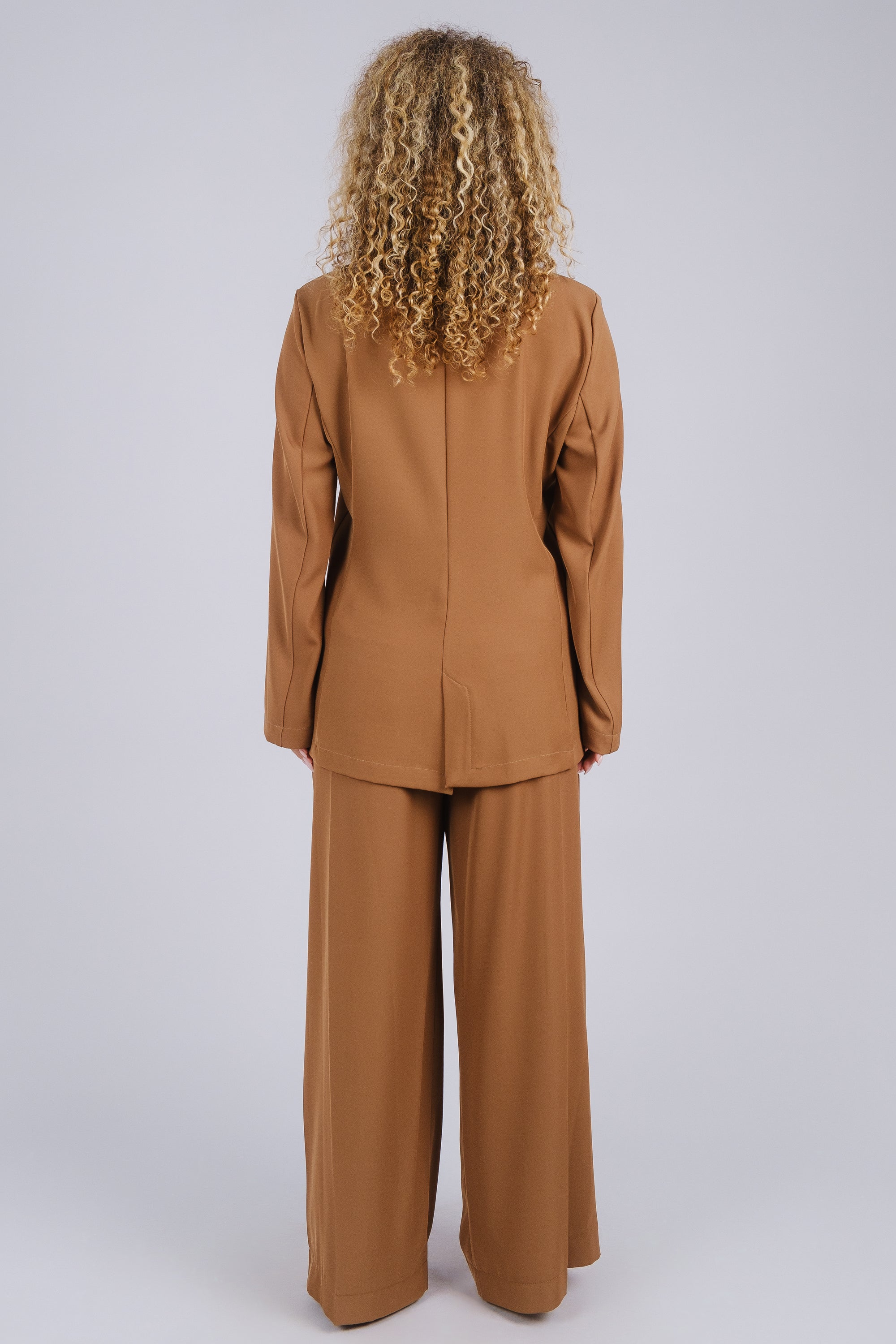 TRAJE DE PANTALÓN