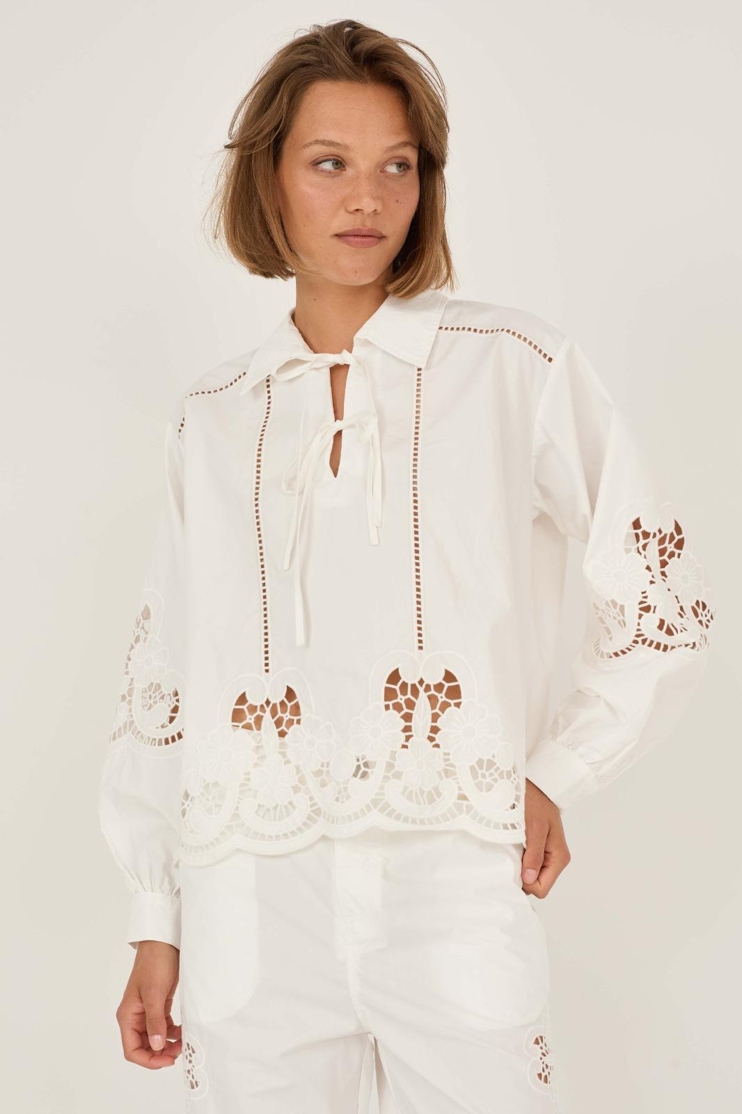 Camisa Blanca Bordada “Calista”