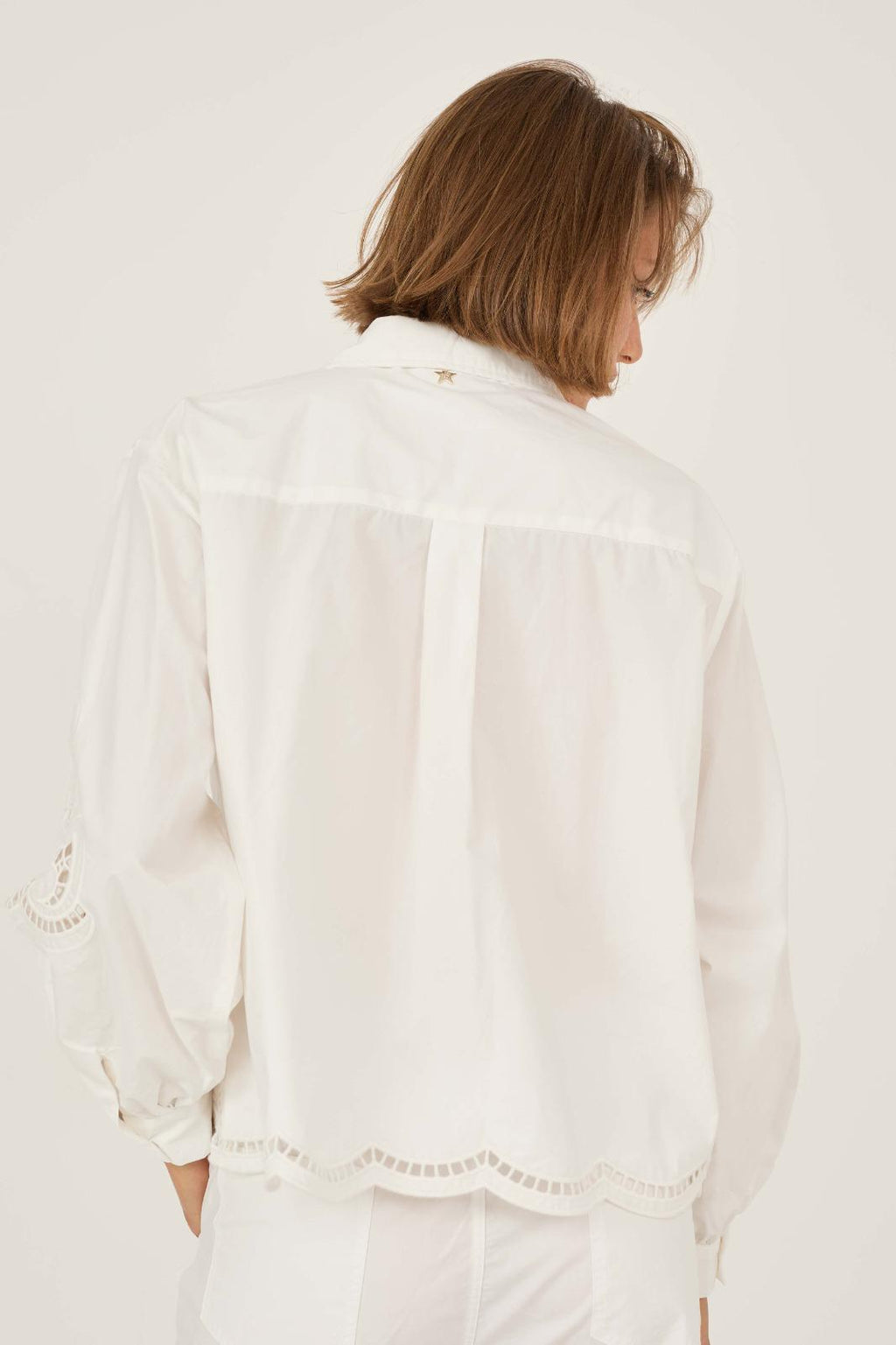 Camisa Blanca Bordada “Calista”