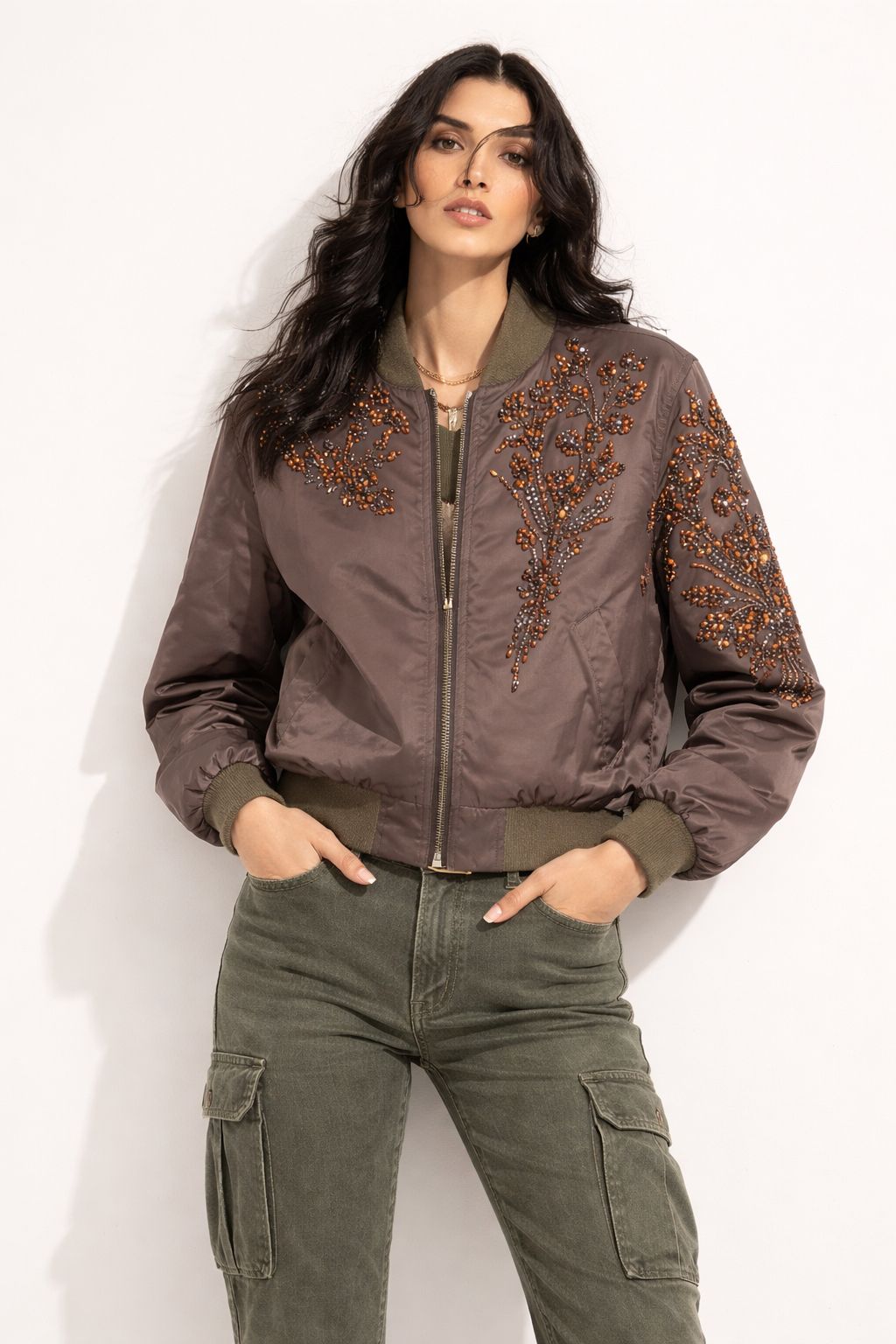 BOMBER CON BORDADO ARTESANAL